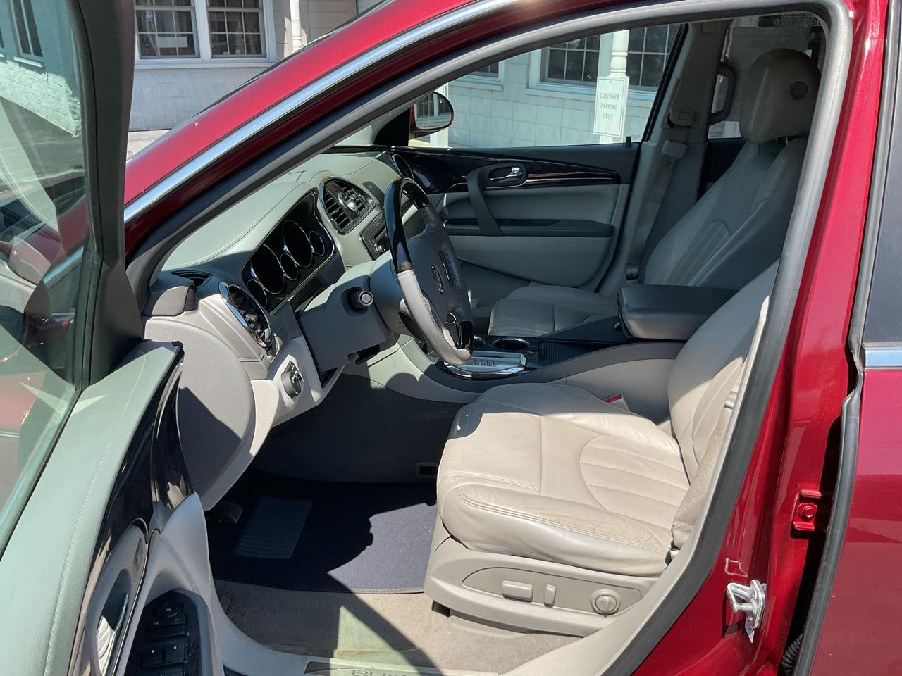 Buick Enclave FWD 4dr Leather 2015