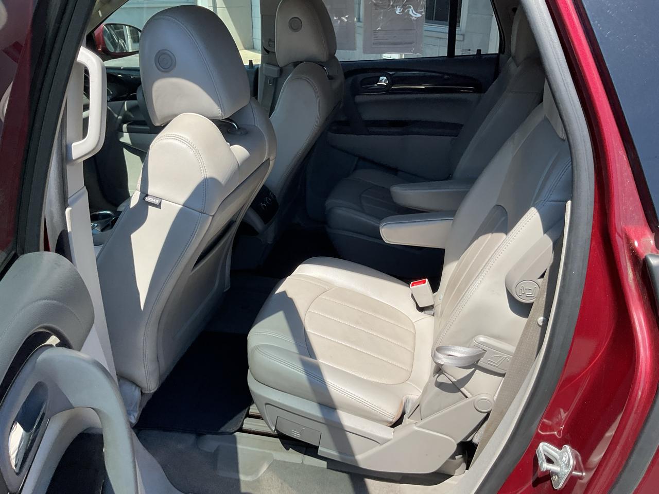 Buick Enclave FWD 4dr Leather 2015