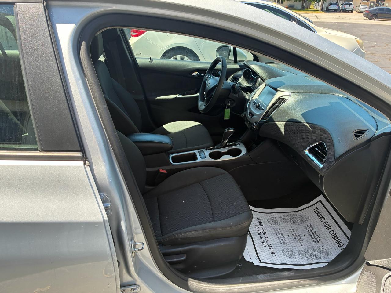 Chevrolet Cruze 4dr Sdn 1.4L LS w/1SB 2017