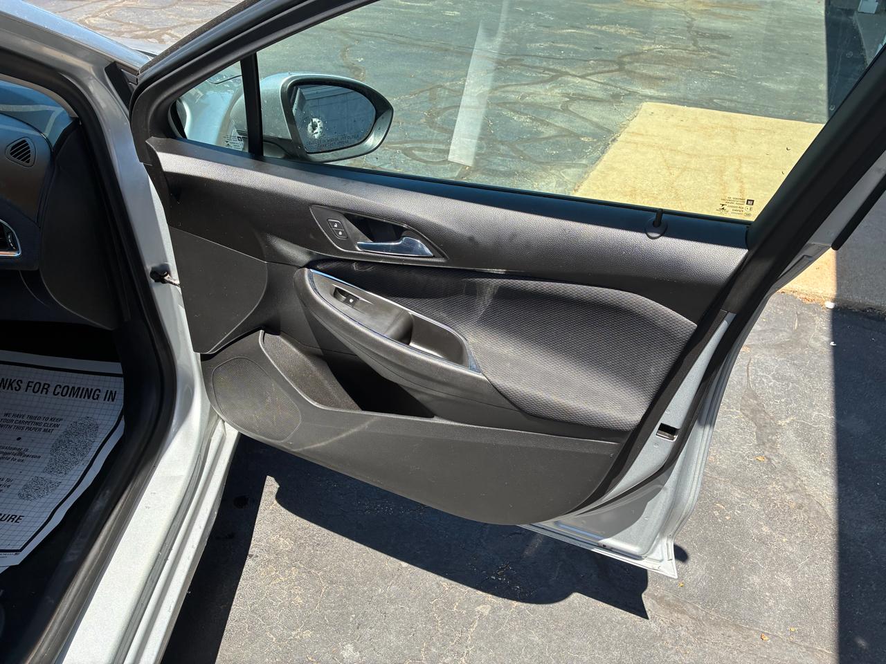 Chevrolet Cruze 4dr Sdn 1.4L LS w/1SB 2017