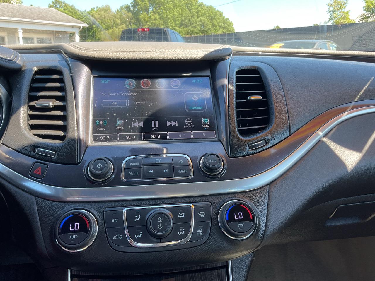 Chevrolet Impala 4dr Sdn LT w/1LT 2017