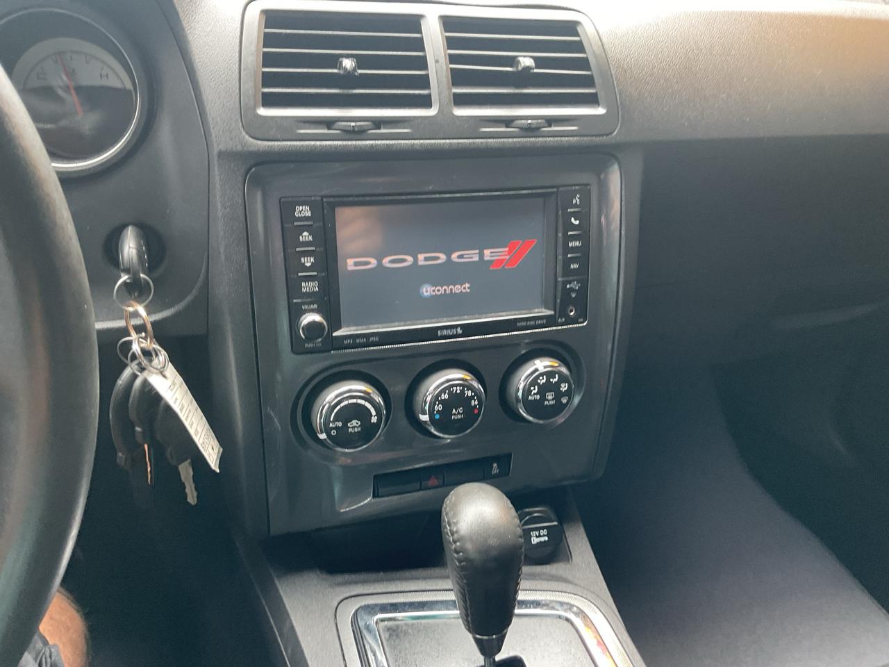 Dodge Challenger 2dr Cpe SXT 2014