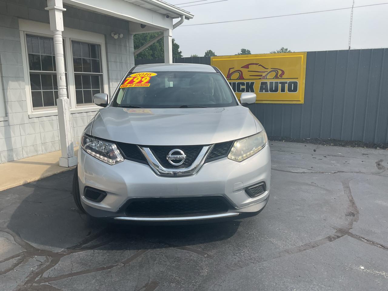 Nissan Rogue FWD 4dr SV 2016