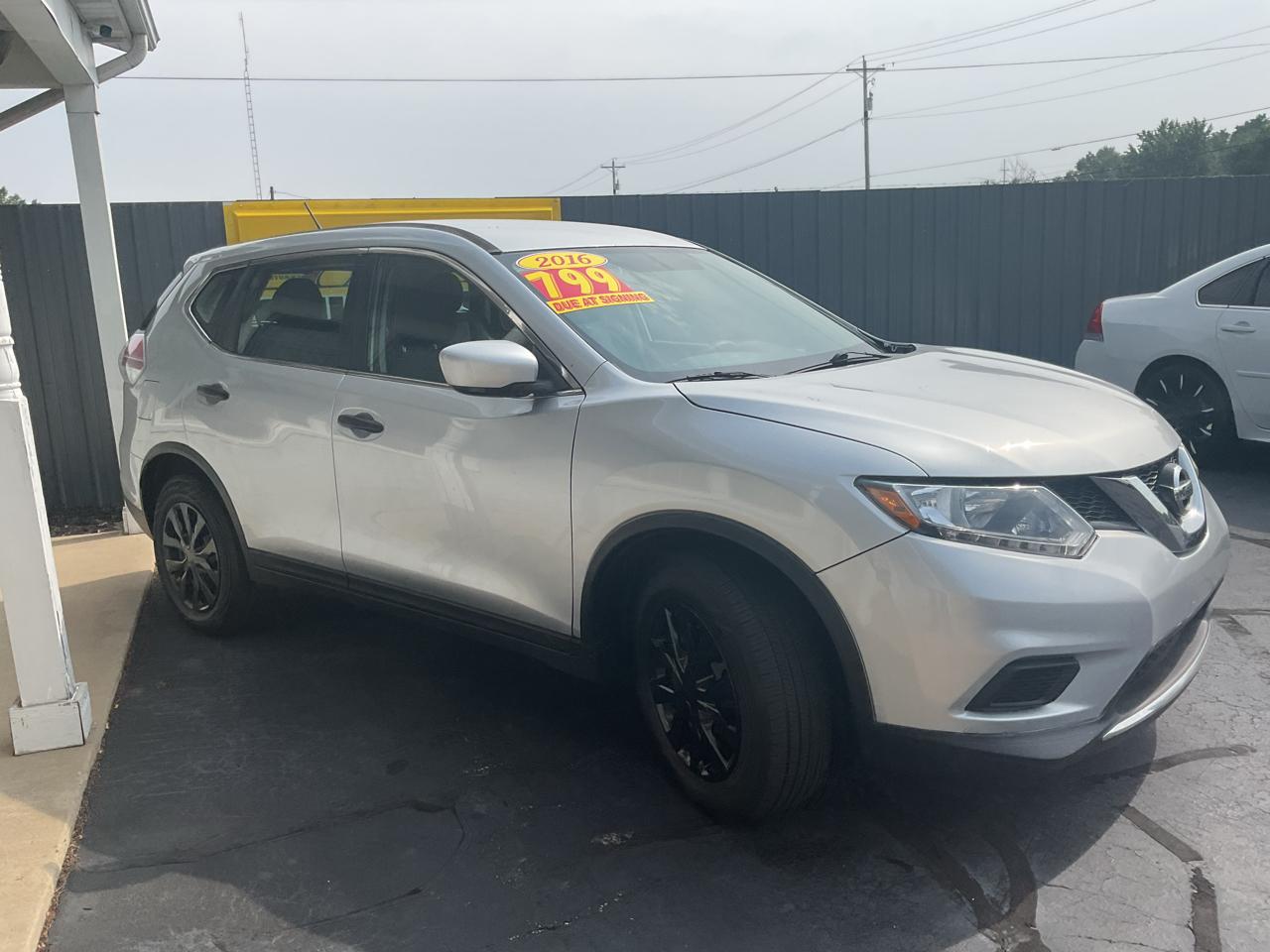 Nissan Rogue FWD 4dr SV 2016