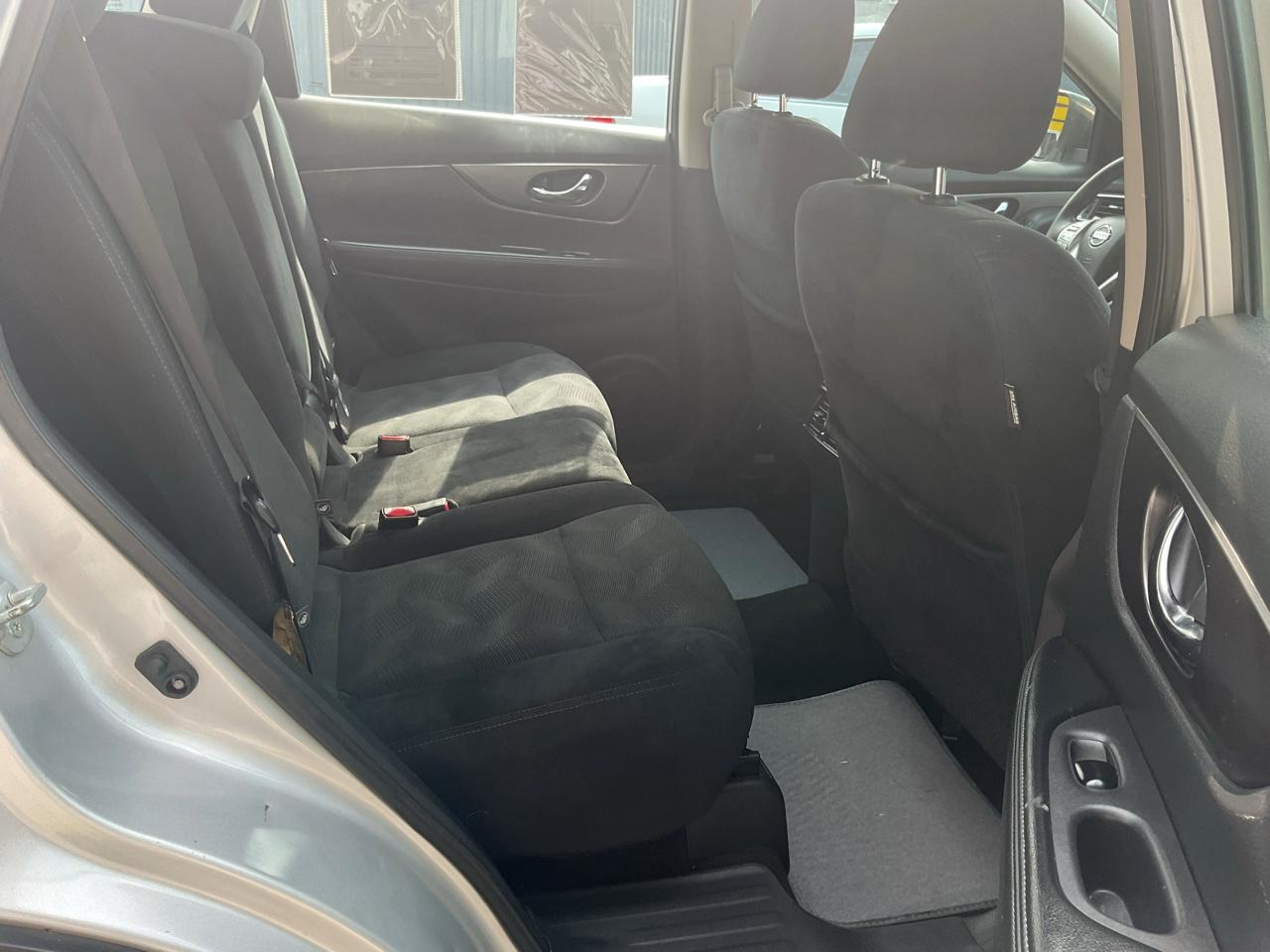 Nissan Rogue FWD 4dr SV 2016