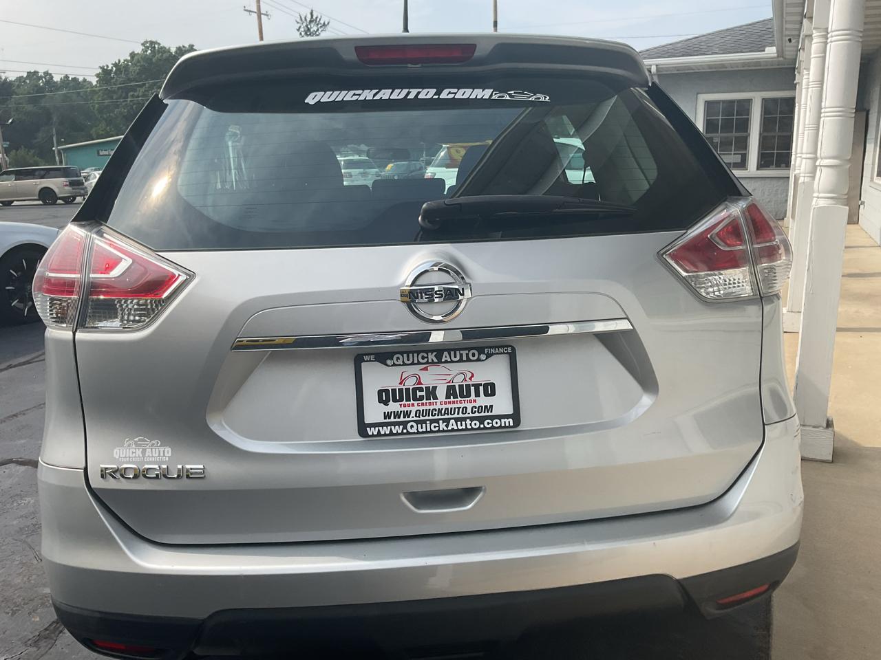 Nissan Rogue FWD 4dr SV 2016
