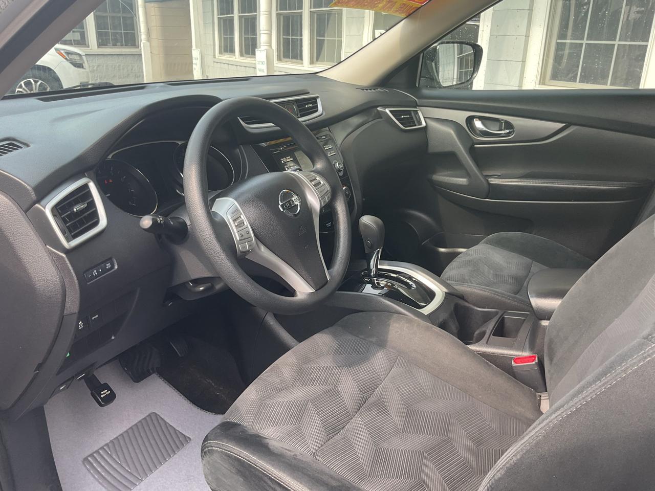Nissan Rogue FWD 4dr SV 2016