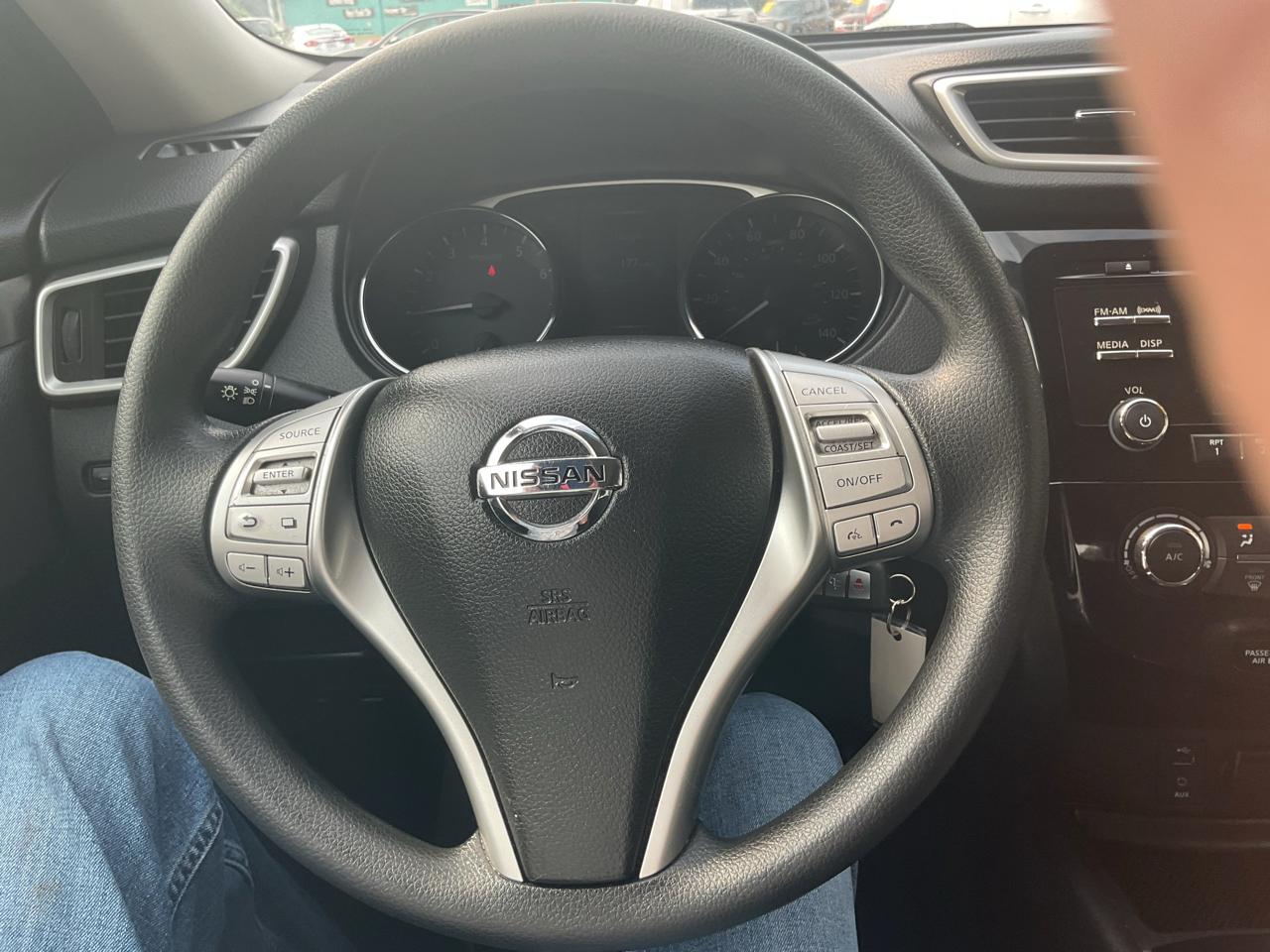 Nissan Rogue FWD 4dr SV 2016