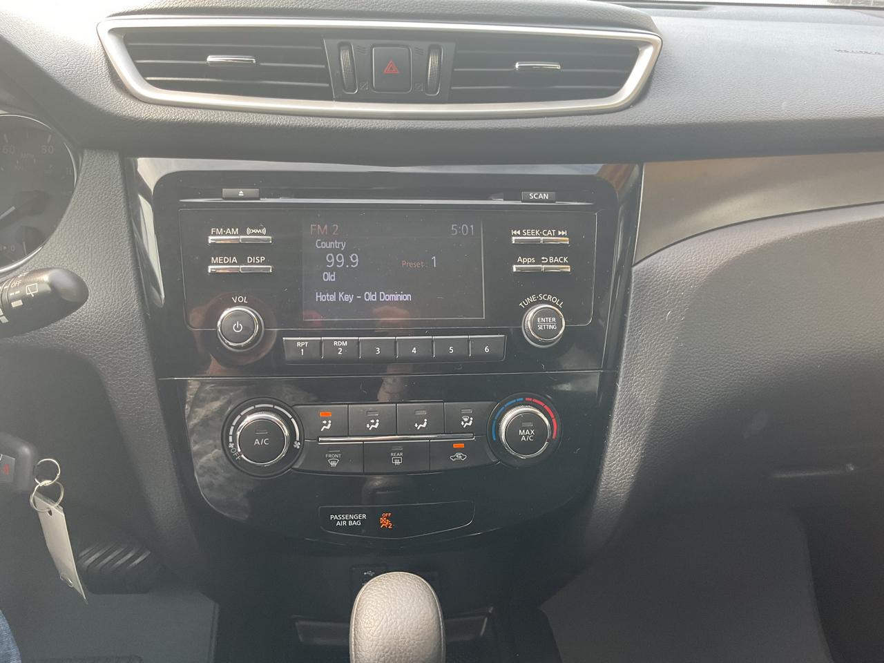 Nissan Rogue FWD 4dr SV 2016