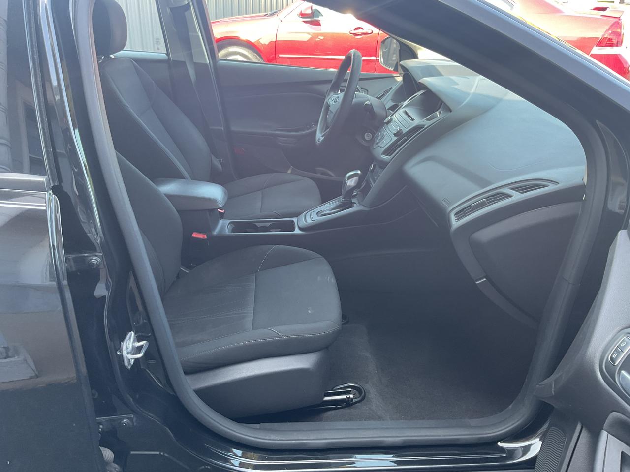 Ford Focus 4dr Sdn SE 2015