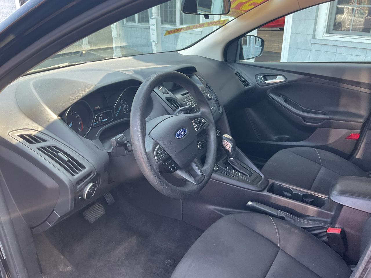 Ford Focus 4dr Sdn SE 2015