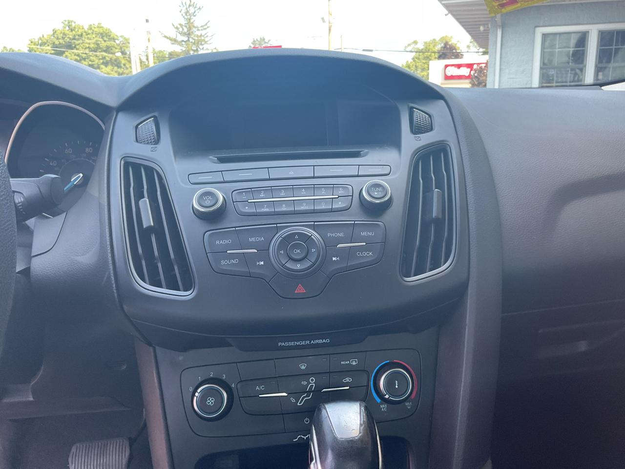 Ford Focus 4dr Sdn SE 2015