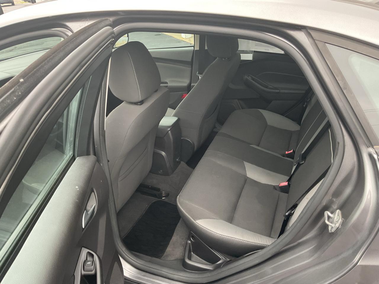 Ford Focus 4dr Sdn SE 2014