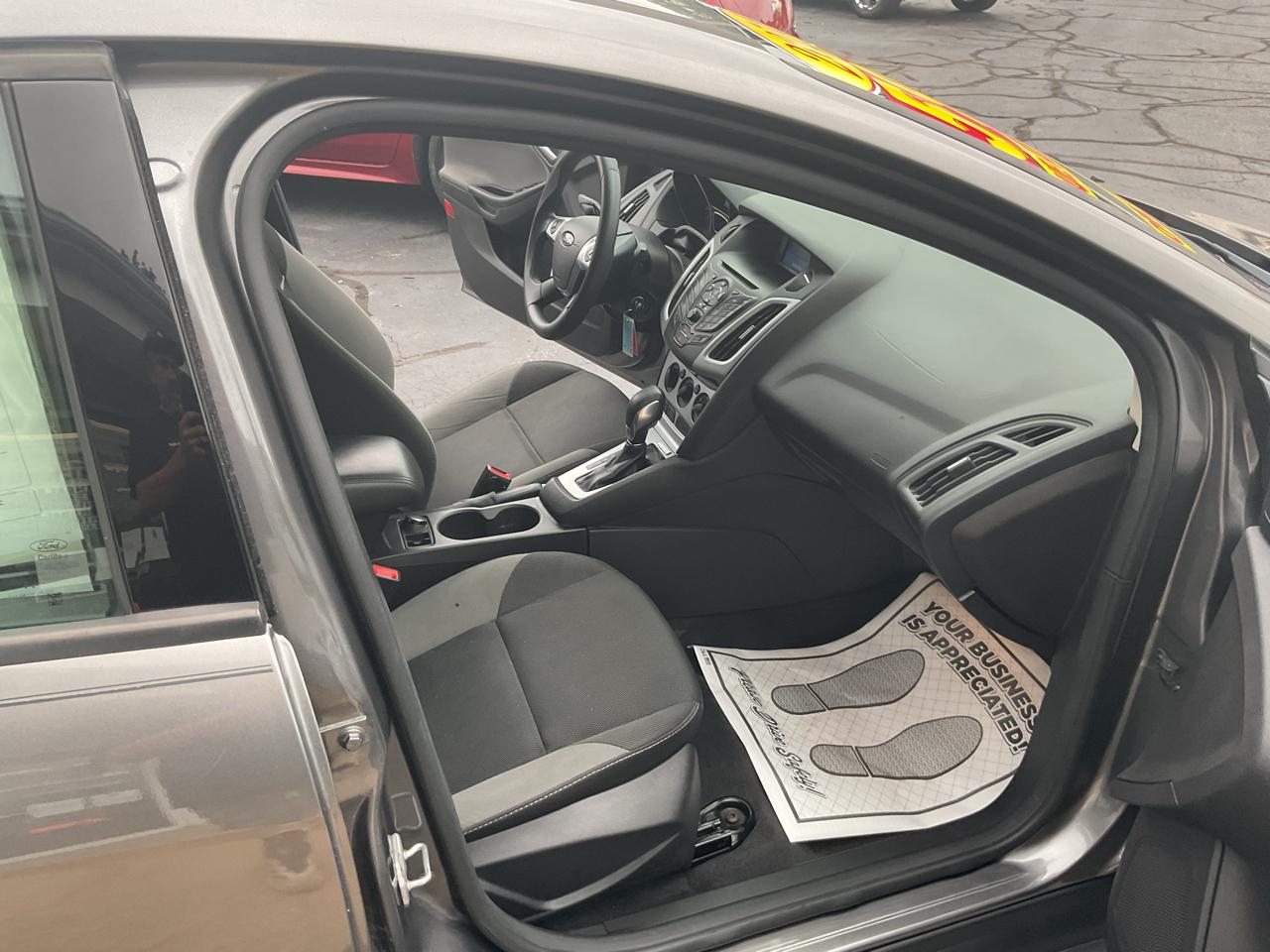 Ford Focus 4dr Sdn SE 2014