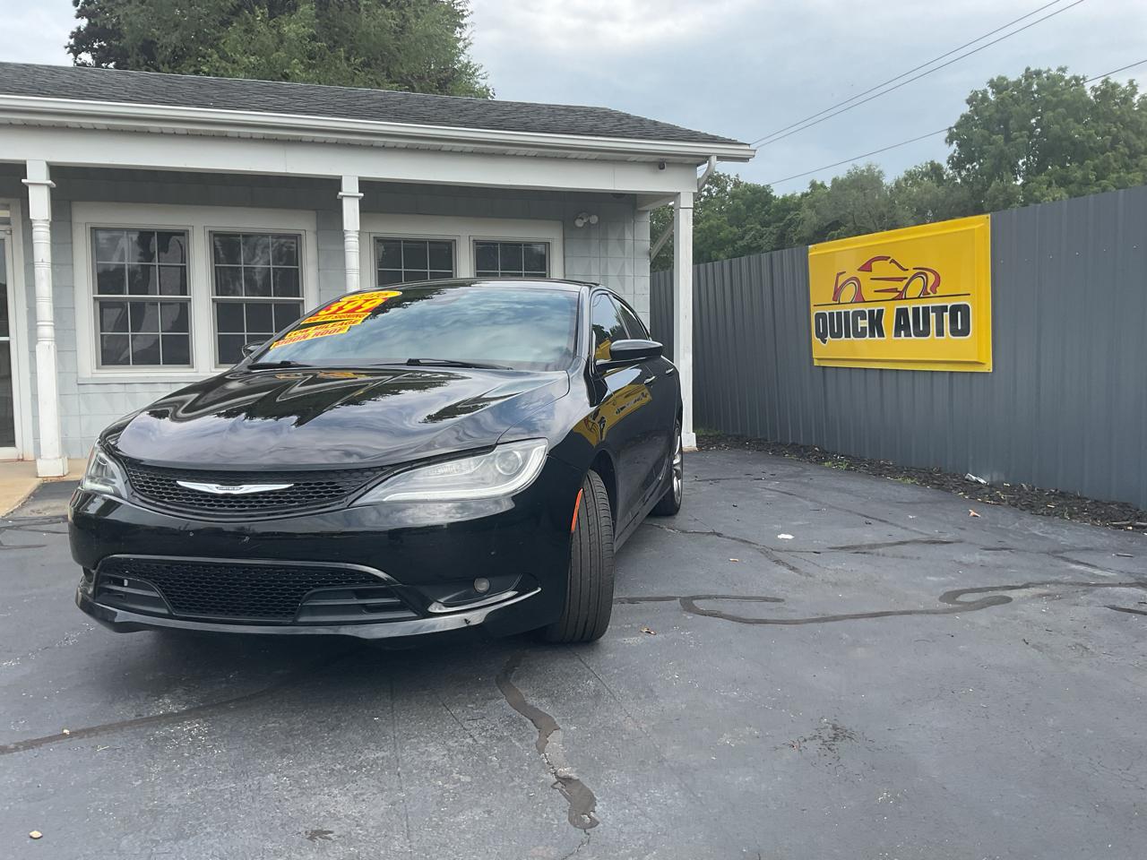 Chrysler 200 4dr Sdn S FWD 2016