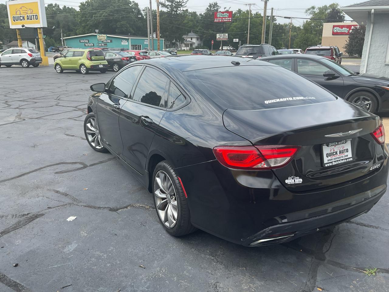 Chrysler 200 4dr Sdn S FWD 2016