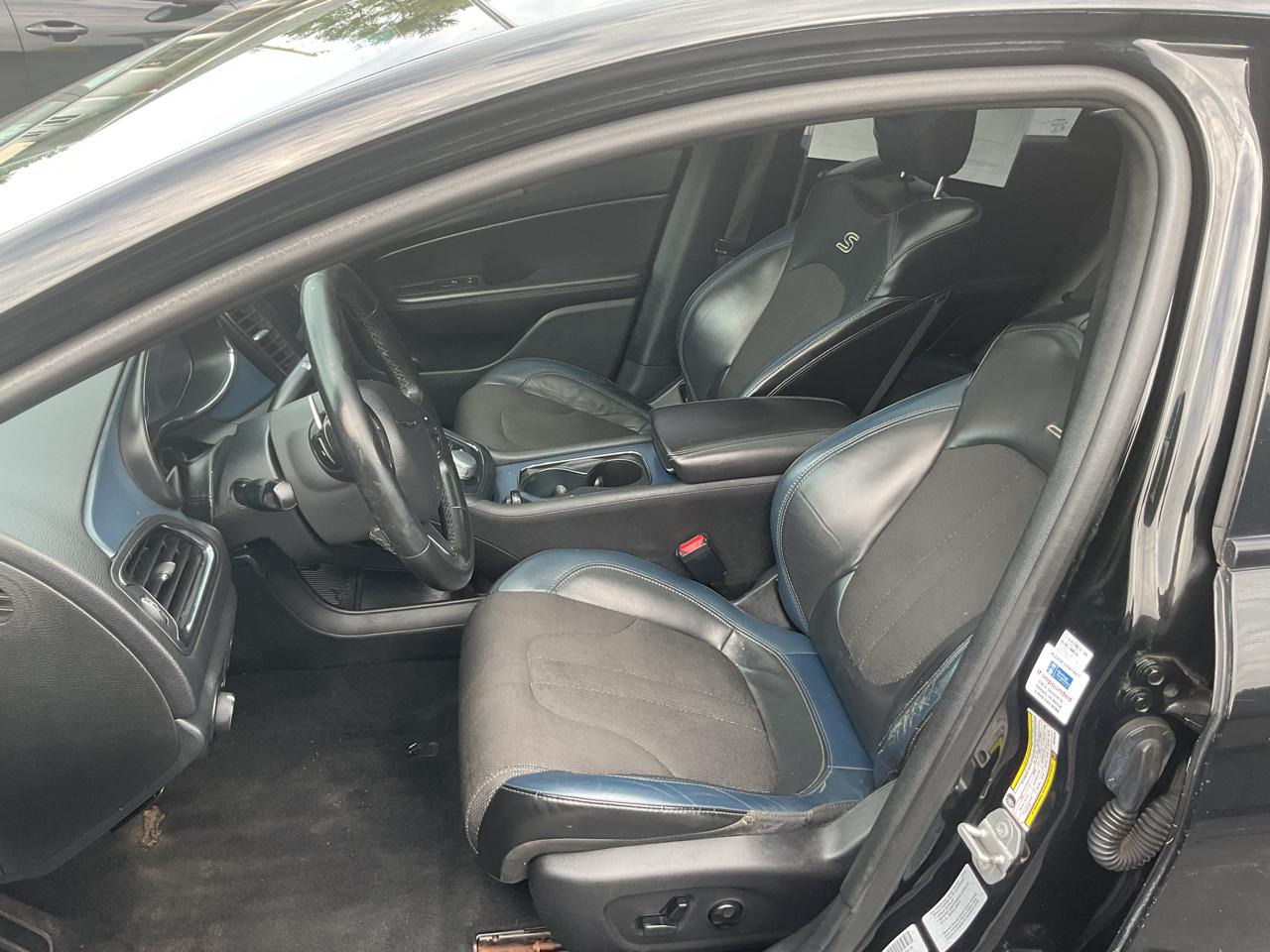Chrysler 200 4dr Sdn S FWD 2016
