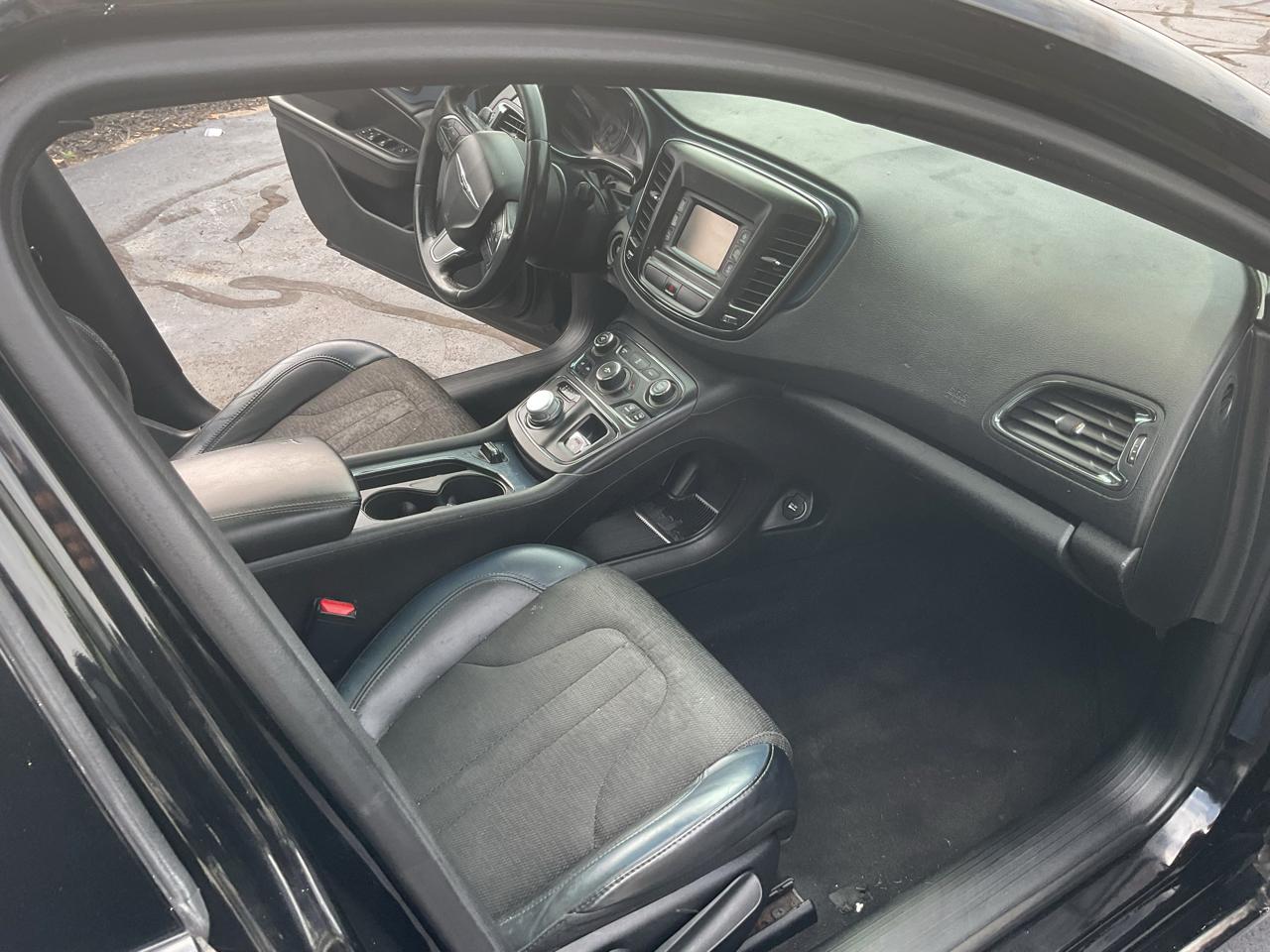 Chrysler 200 4dr Sdn S FWD 2016