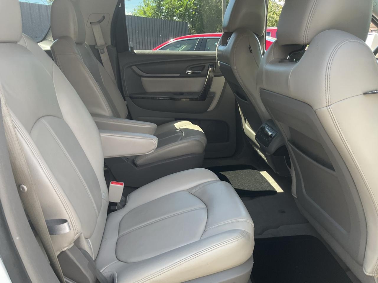 GMC Acadia FWD 4dr SLT w/SLT-1 2016
