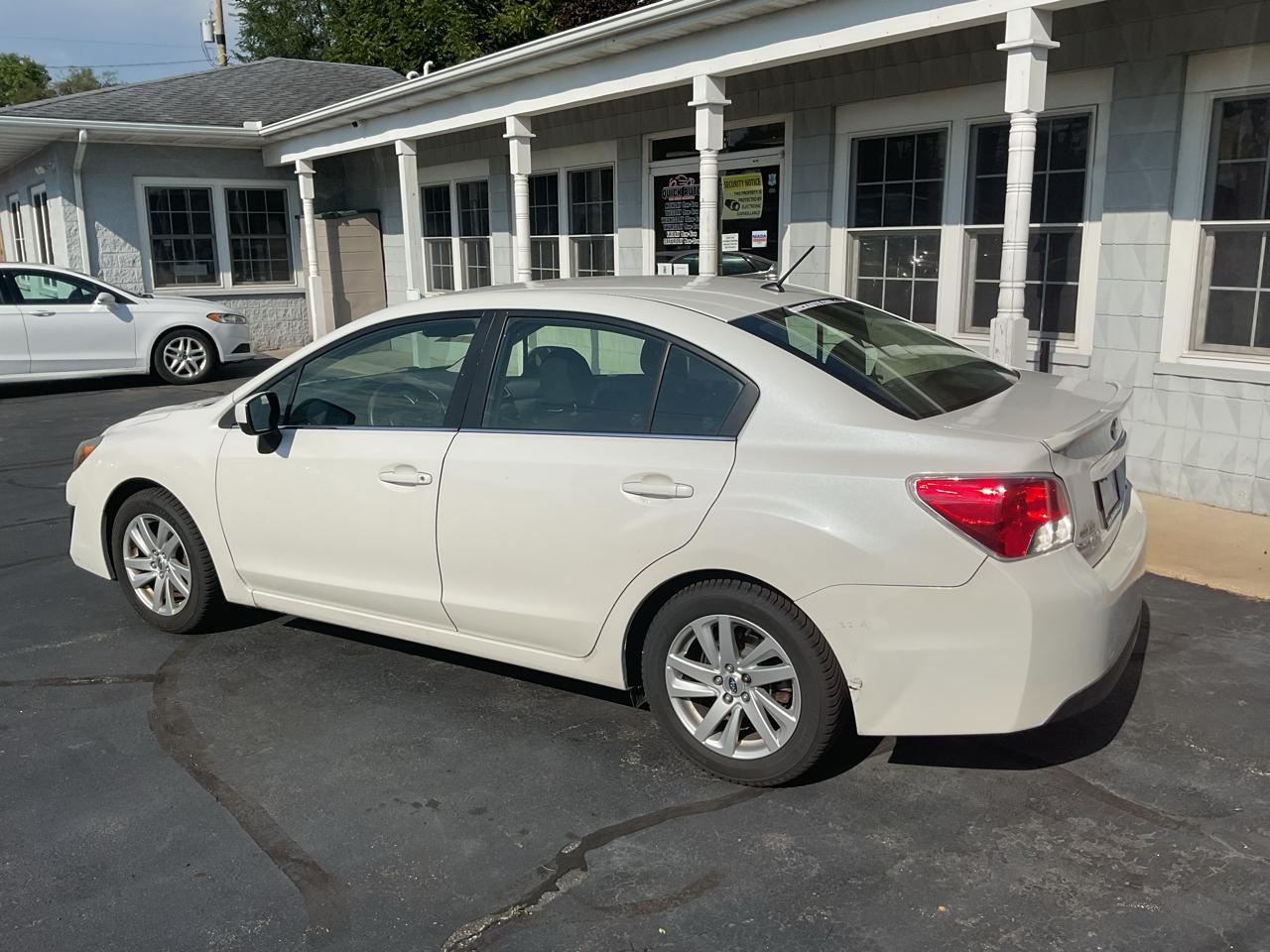 Subaru Impreza Sedan 4dr CVT 2.0i Premium 2015