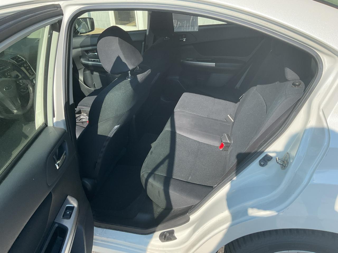 Subaru Impreza Sedan 4dr CVT 2.0i Premium 2015