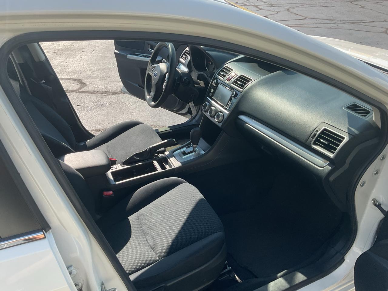 Subaru Impreza Sedan 4dr CVT 2.0i Premium 2015