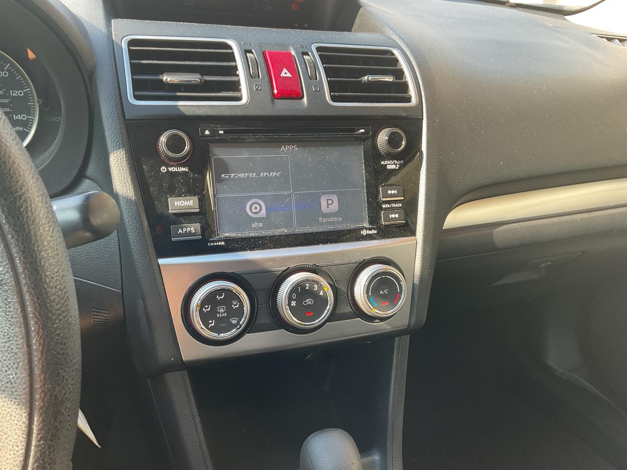Subaru Impreza Sedan 4dr CVT 2.0i Premium 2015