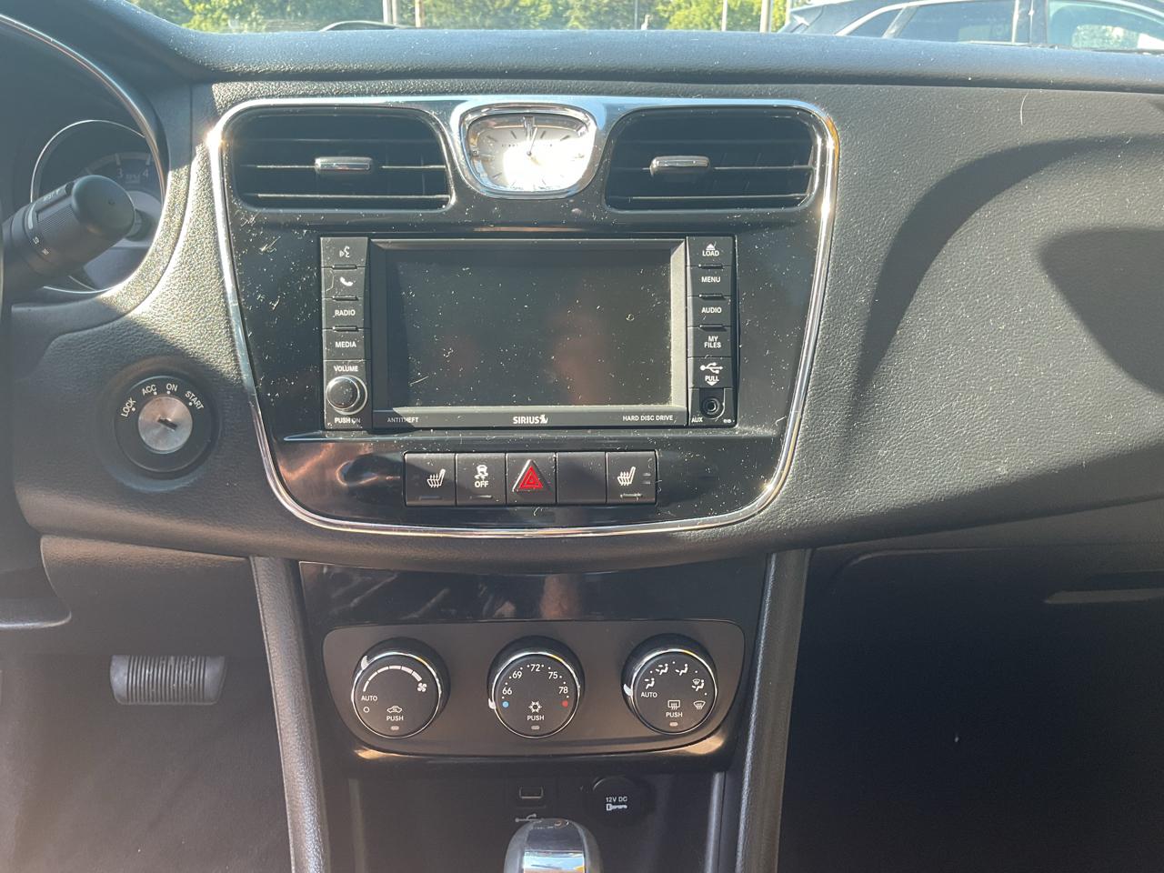 Chrysler 200 4dr Sdn Limited 2014