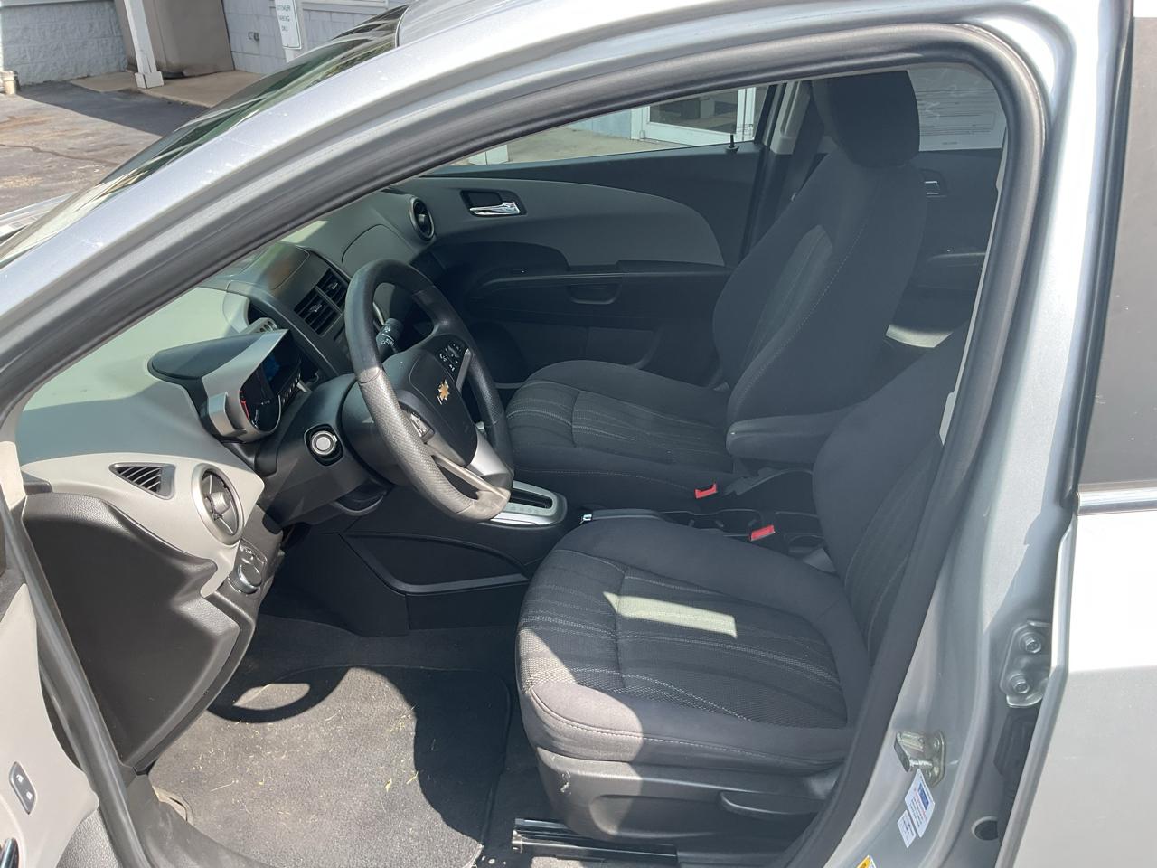 Chevrolet Sonic 4dr Sdn Auto LT 2015