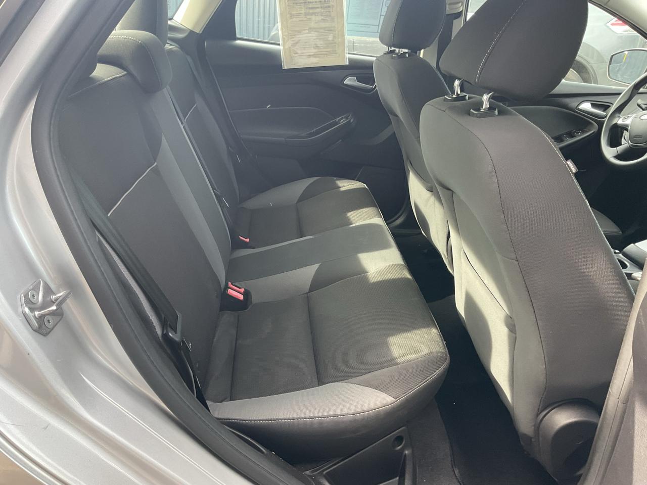 Ford Focus 4dr Sdn SE 2014