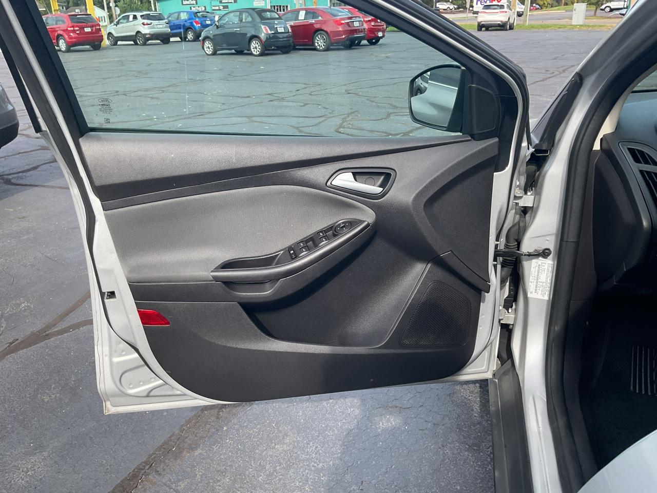 Ford Focus 4dr Sdn SE 2014