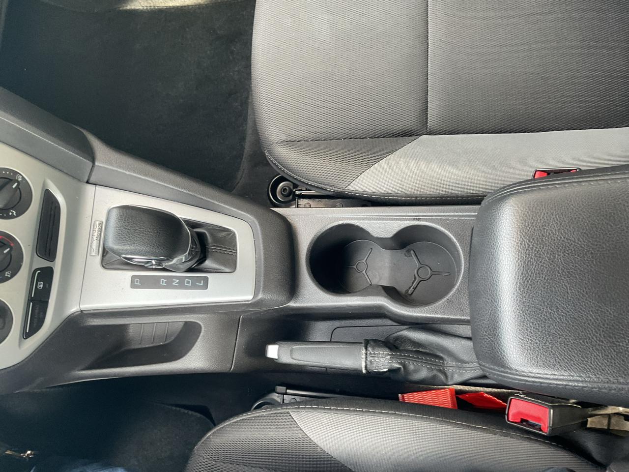 Ford Focus 4dr Sdn SE 2014