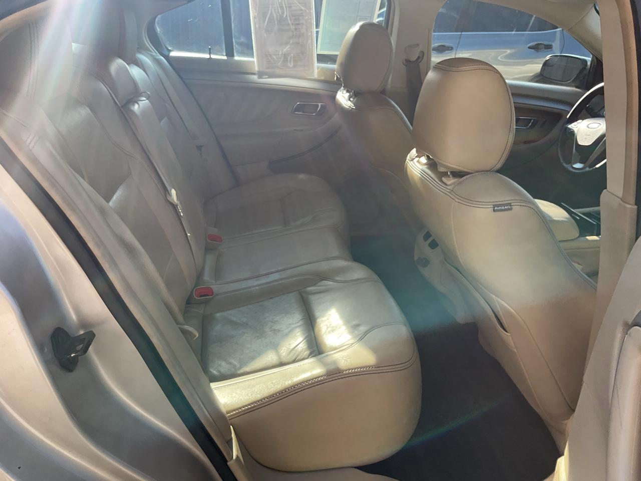 Ford Taurus SEL FWD 2017