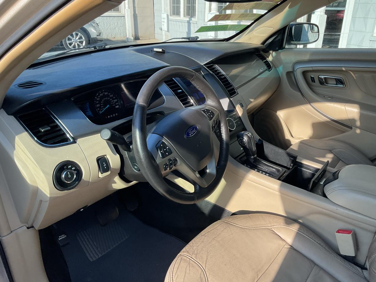 Ford Taurus SEL FWD 2017