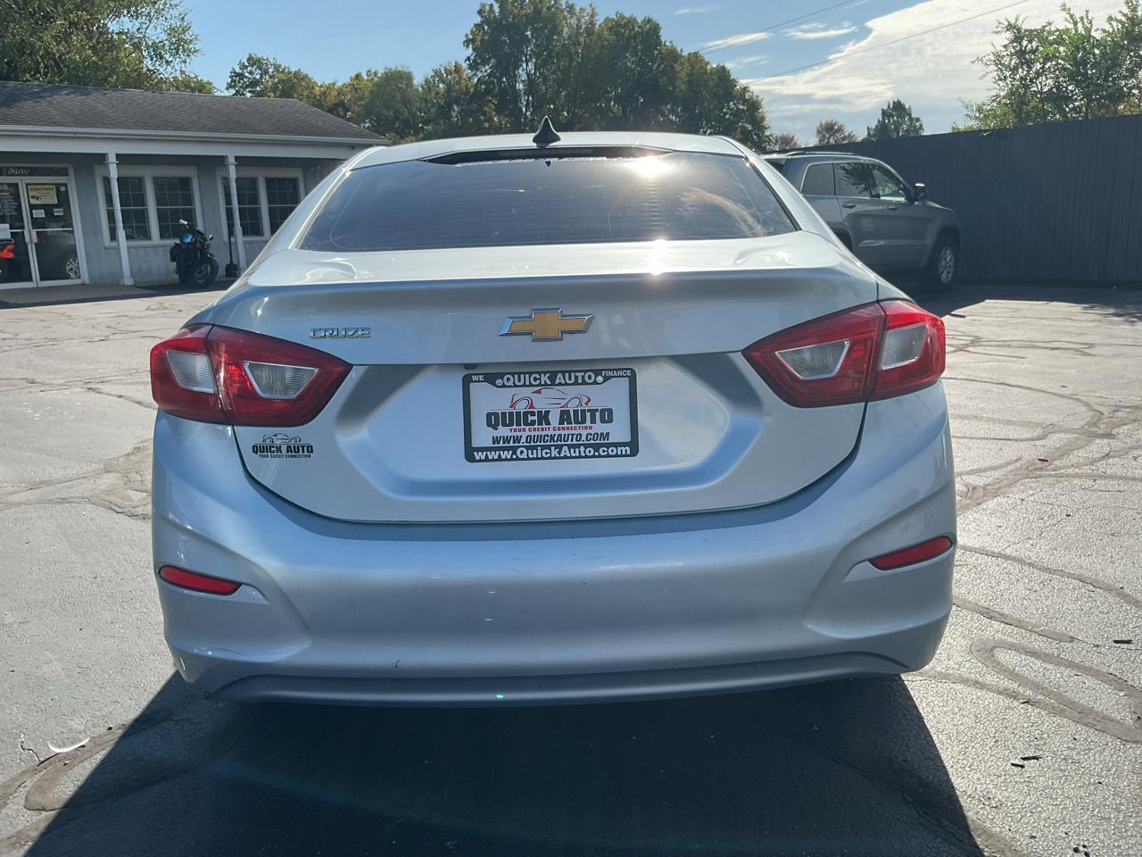 Chevrolet Cruze 4dr Sdn 1.4L LS w/1SB 2017