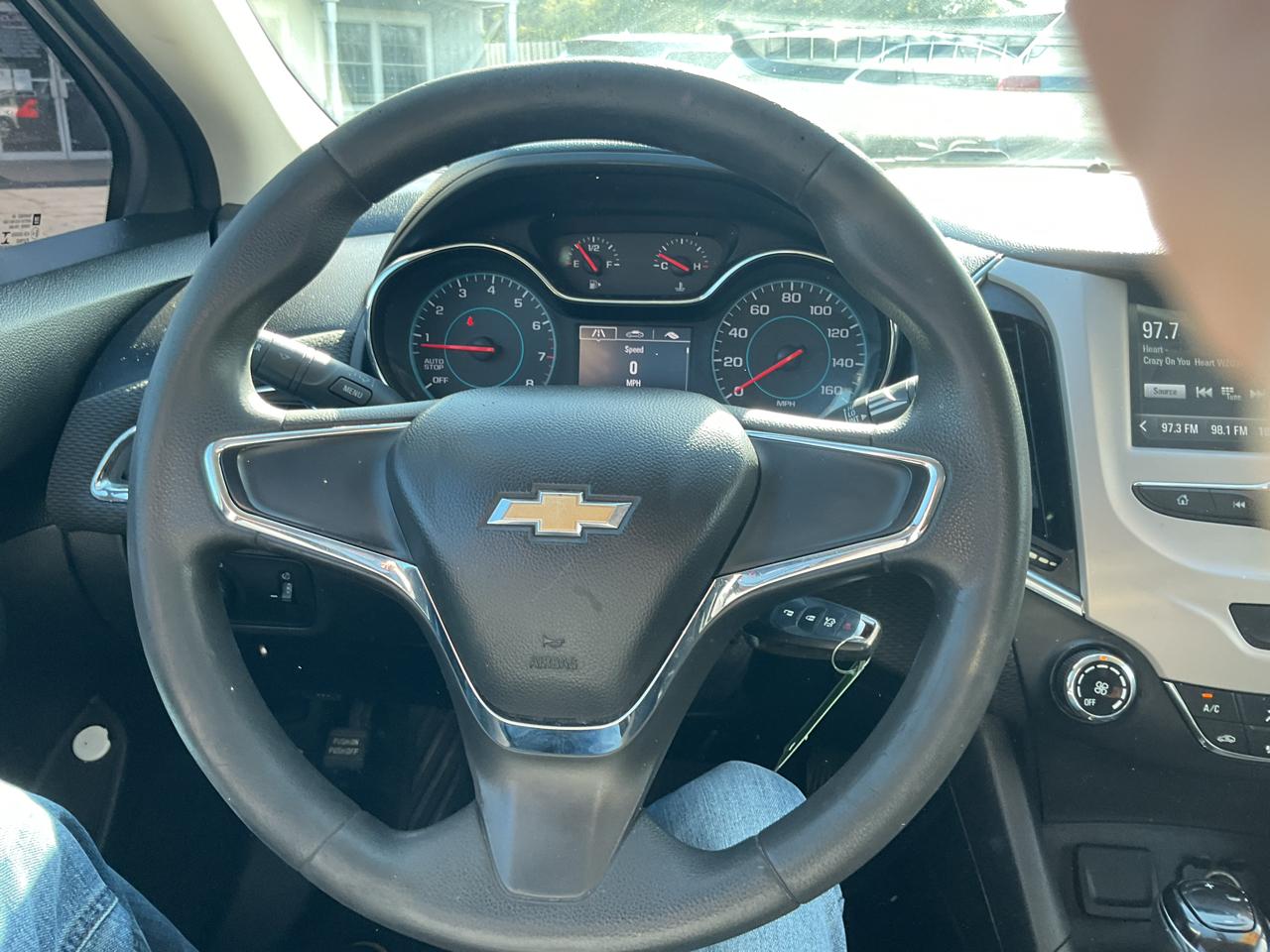Chevrolet Cruze 4dr Sdn 1.4L LS w/1SB 2017