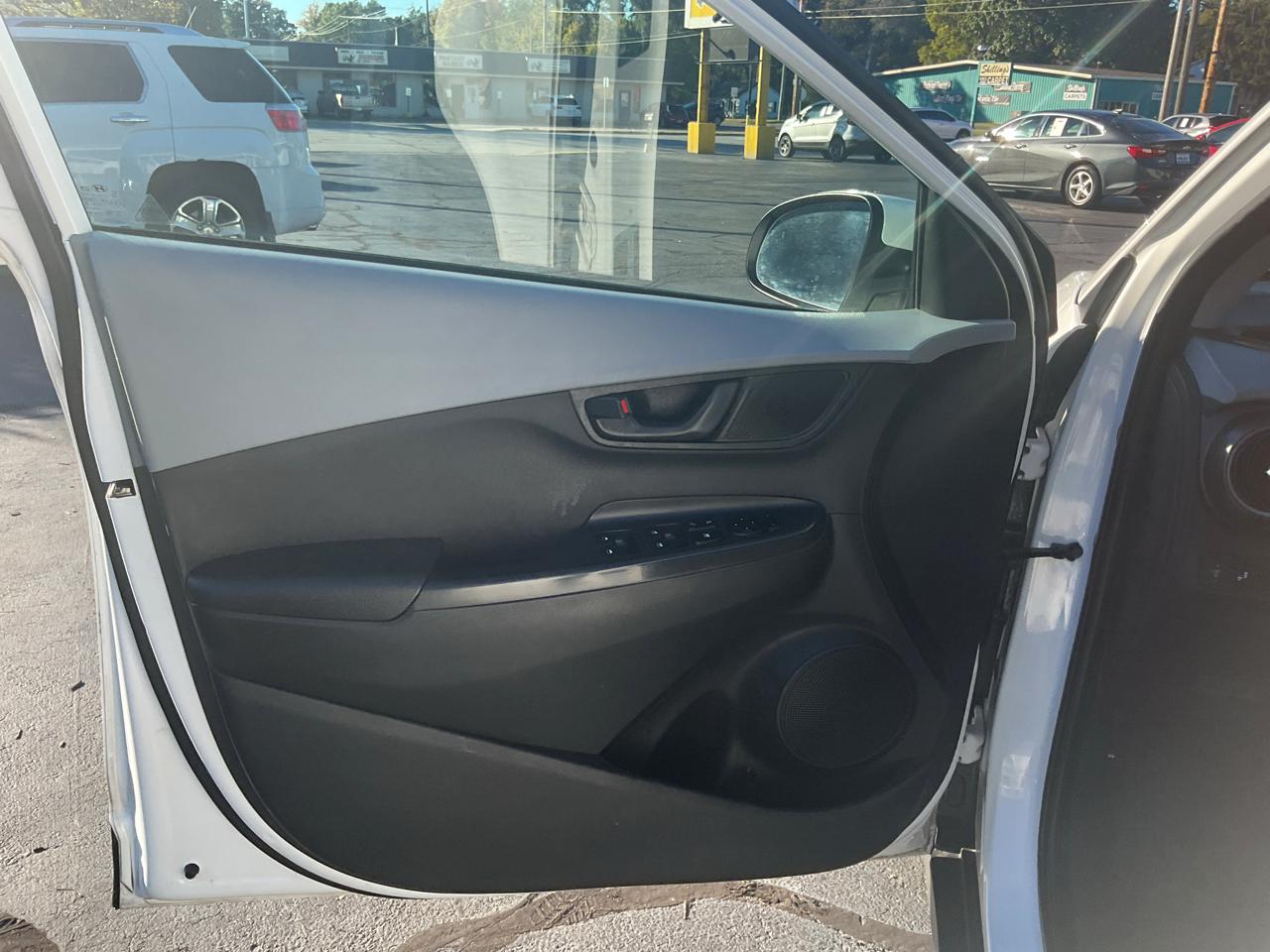 Hyundai Kona SEL Auto FWD 2021