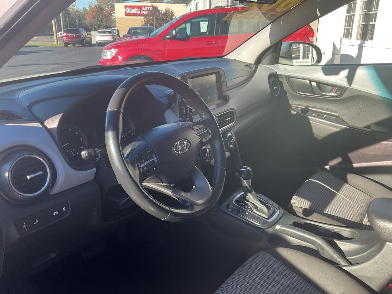 Hyundai Kona SEL Auto FWD 2021