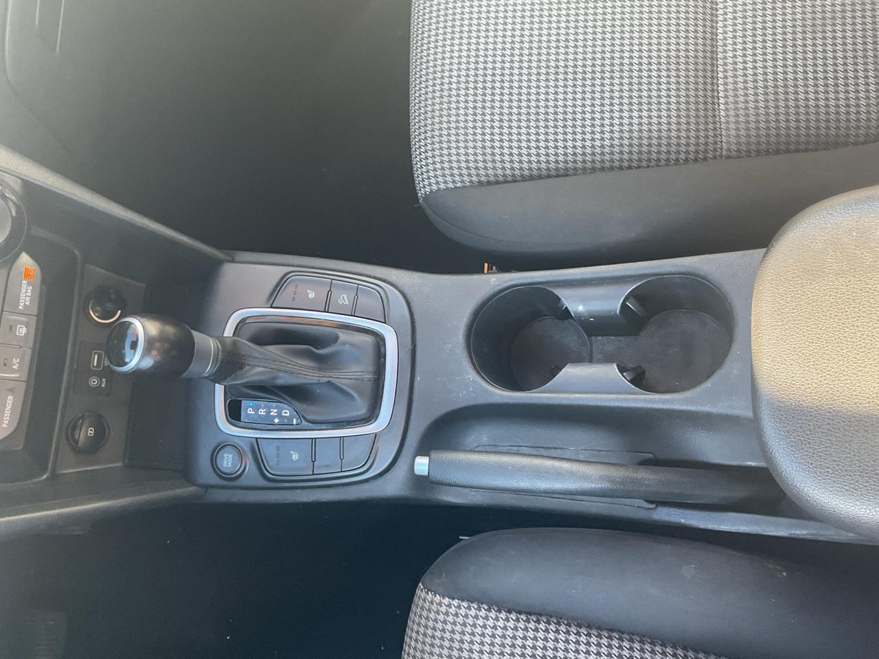Hyundai Kona SEL Auto FWD 2021