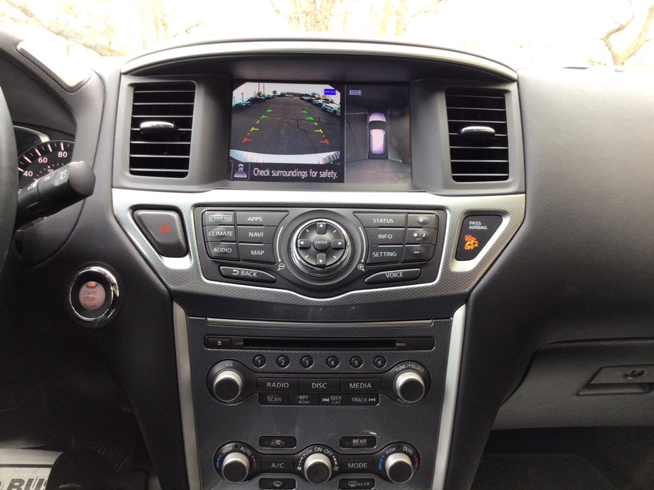 Nissan Pathfinder FWD SL 2017