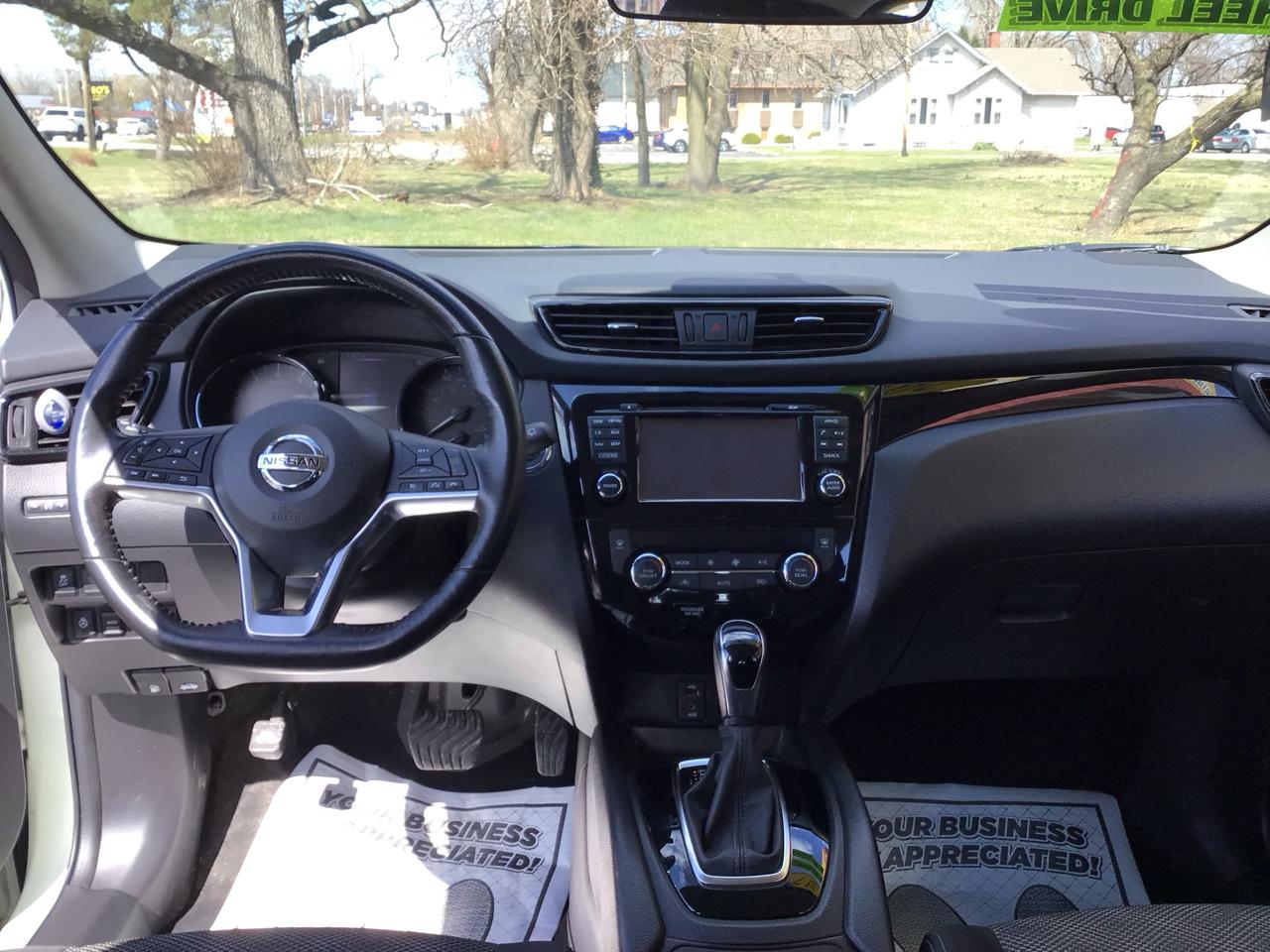 Nissan Rogue Sport AWD SV 2017