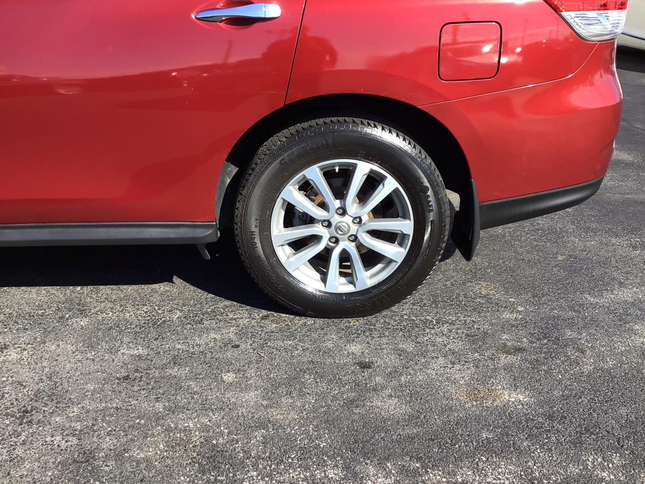 Nissan Pathfinder 2WD 4dr SV 2016