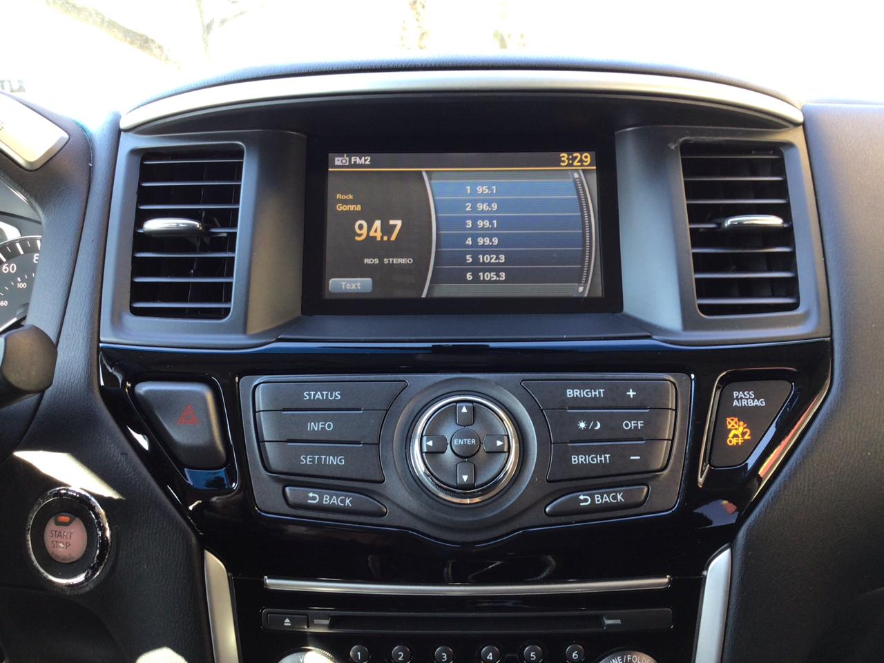 Nissan Pathfinder 2WD 4dr SV 2016