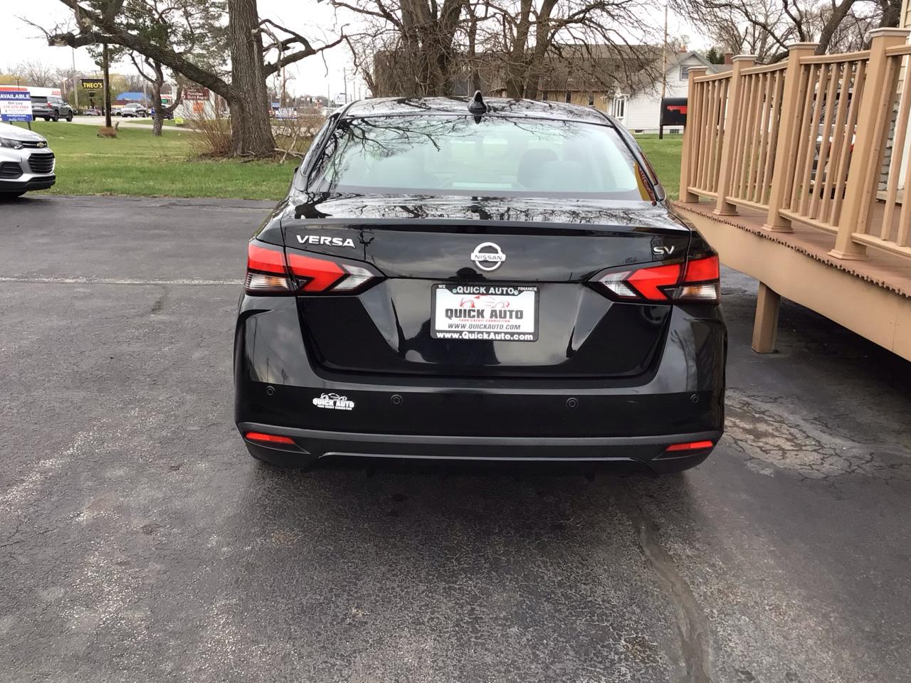Nissan Versa SV CVT 2021
