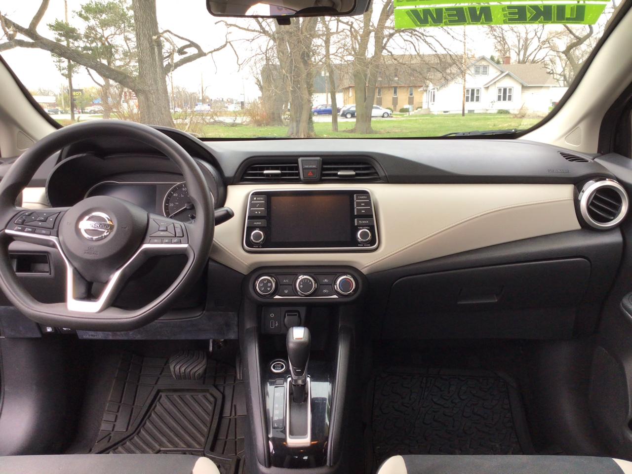 Nissan Versa SV CVT 2021