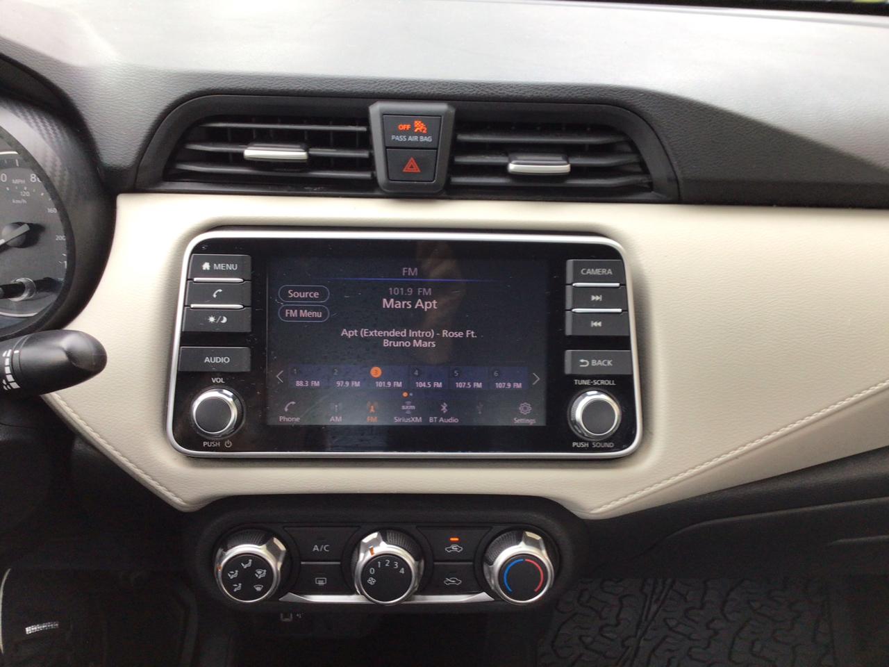 Nissan Versa SV CVT 2021