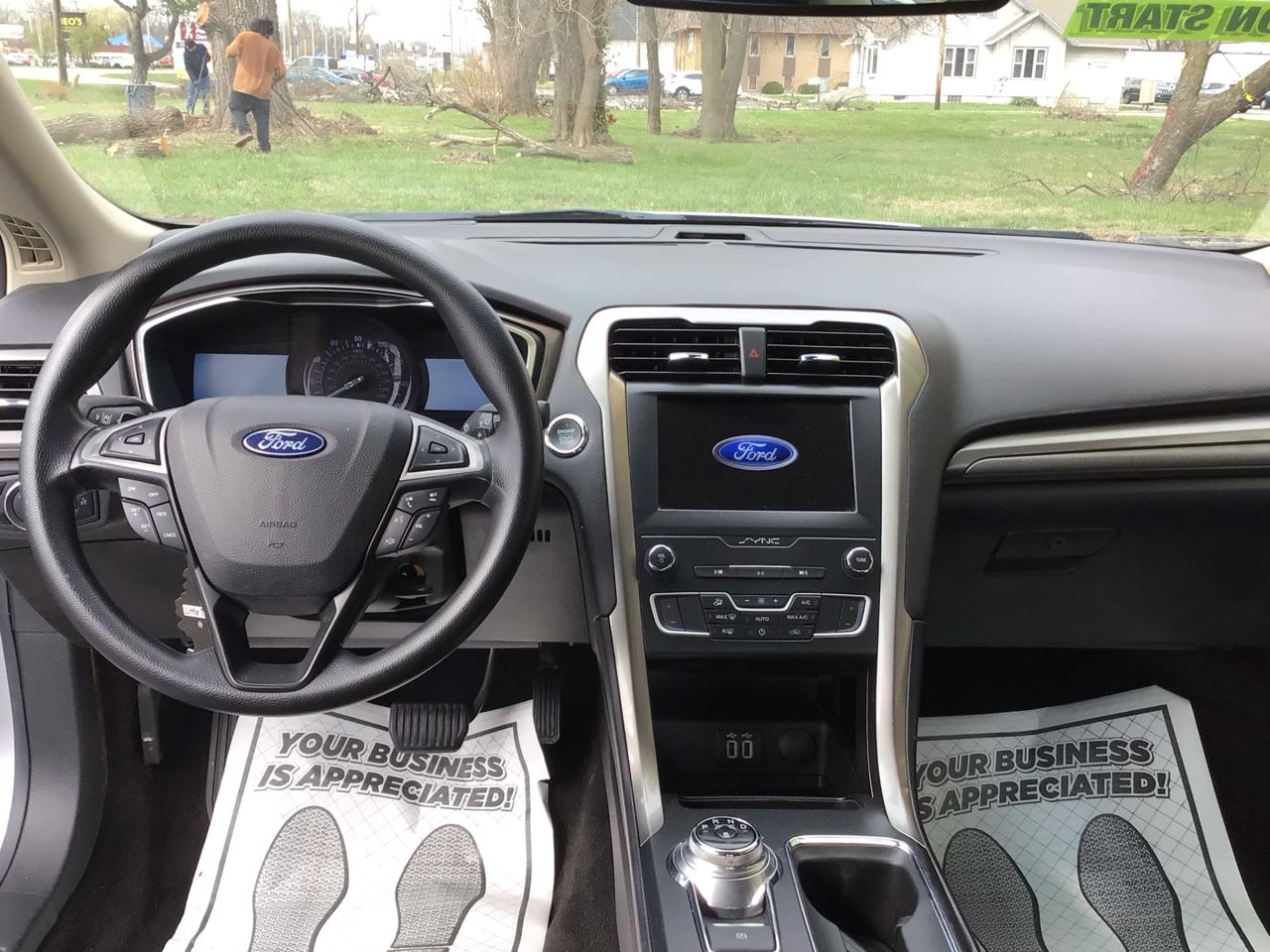 Ford Fusion SE FWD 2019