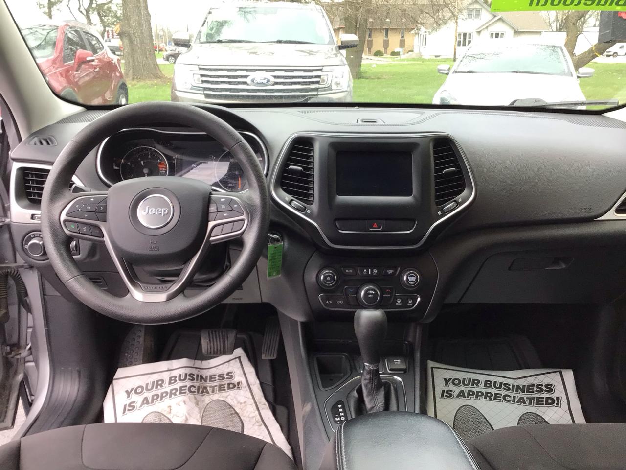 Jeep Cherokee Latitude FWD 2020