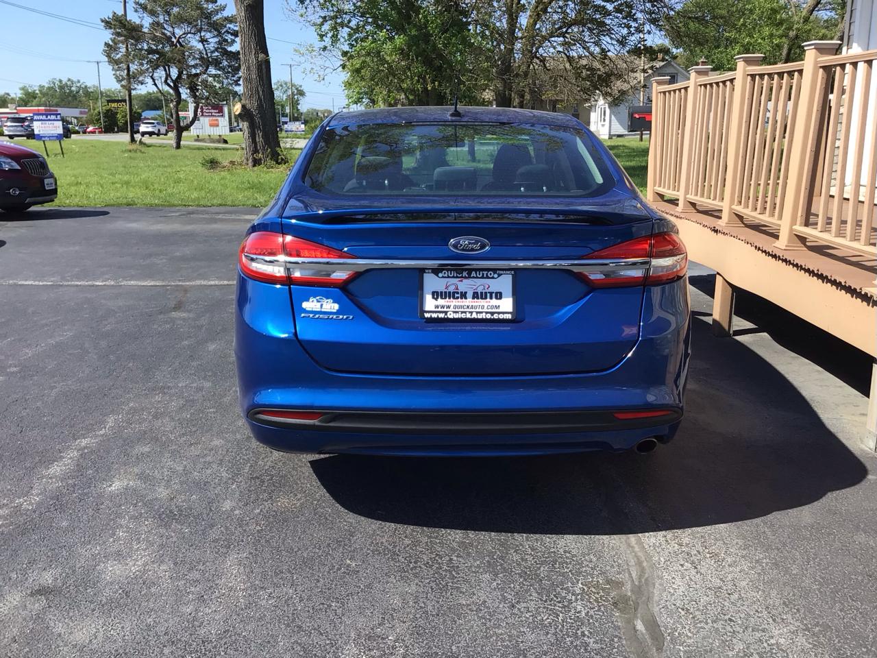 Ford Fusion S FWD 2017