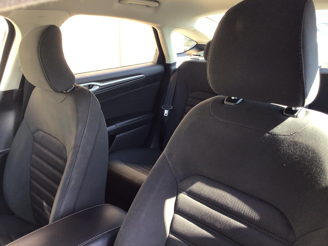 Ford Fusion S FWD 2017